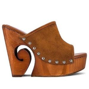 Dundas x Revolve Curve Wedge